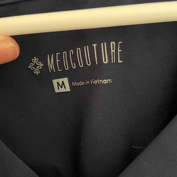 Navy scrub top - Picture 4 of 4